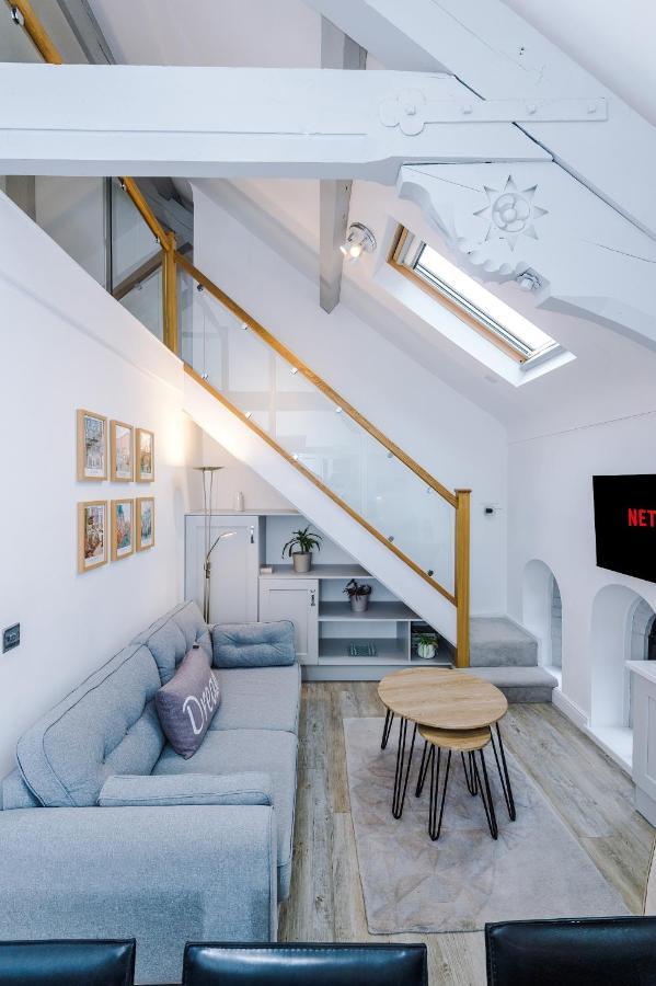 The Old Chapel Apartment Chester Bagian luar foto