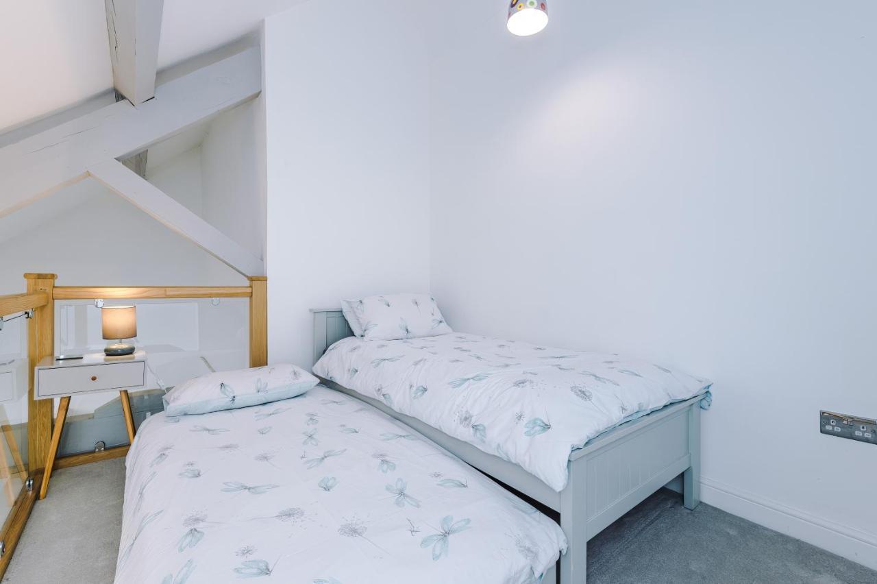 The Old Chapel Apartment Chester Bagian luar foto