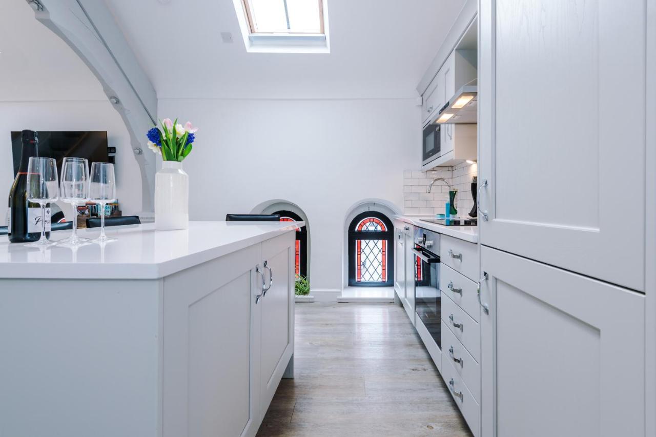 The Old Chapel Apartment Chester Bagian luar foto