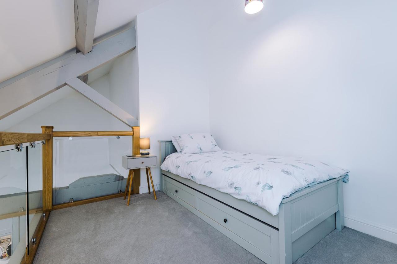 The Old Chapel Apartment Chester Bagian luar foto