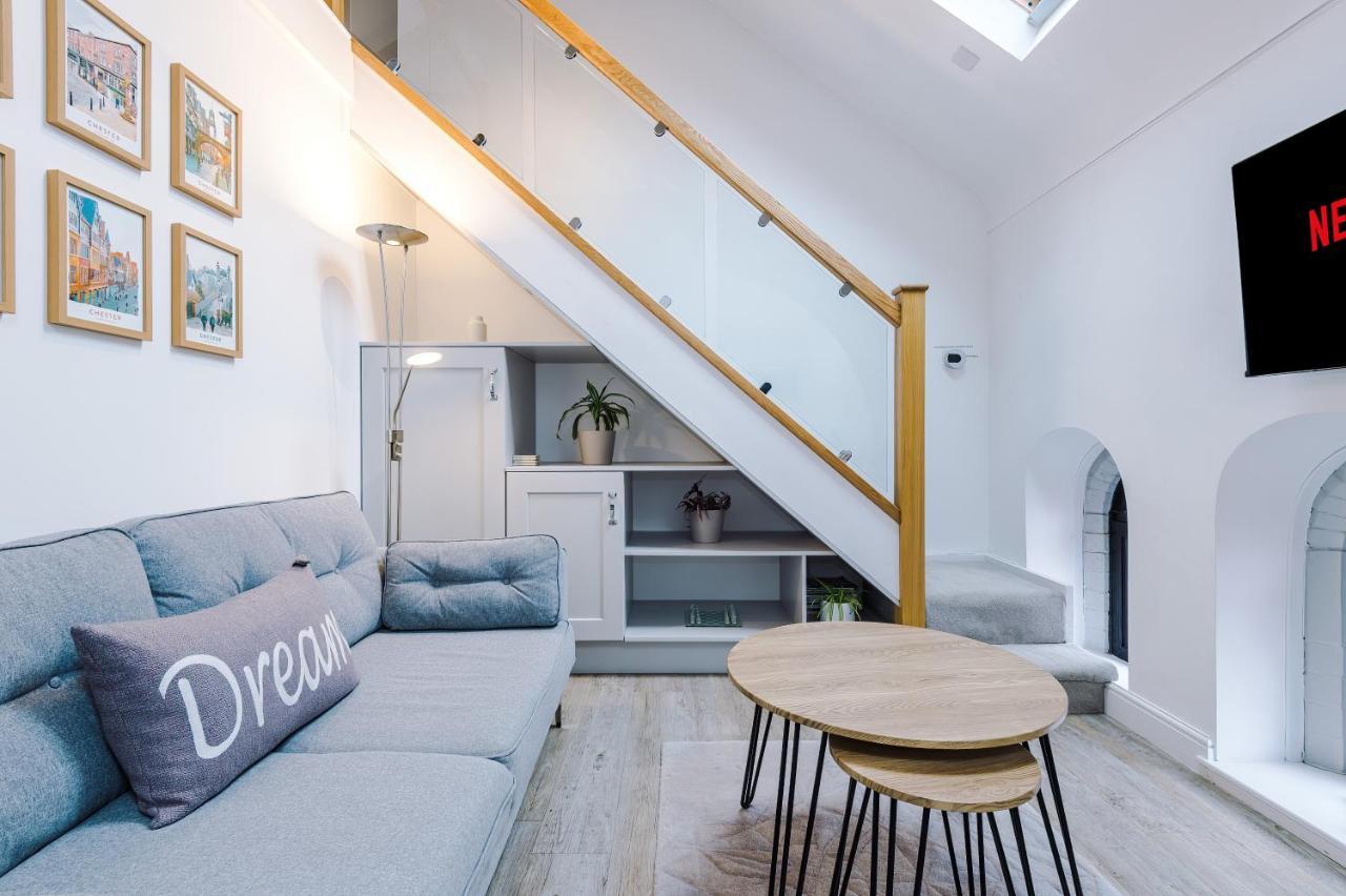 The Old Chapel Apartment Chester Bagian luar foto