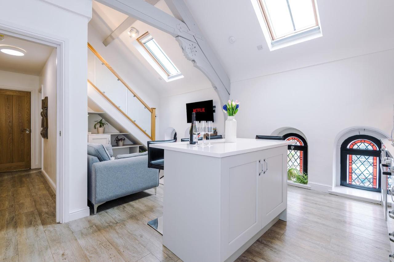 The Old Chapel Apartment Chester Bagian luar foto